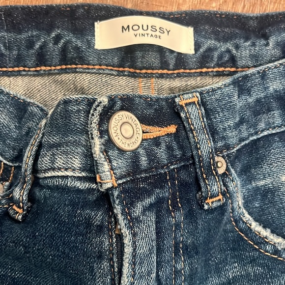 Moussy Vintage Glendale Mid Rise Distressed Cropped Jeans - Picture 10 of 14